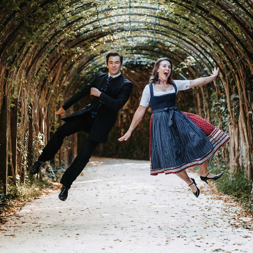 Sightseeing Tour in Salzburg - The Singing Sound of Music Tour by weTours