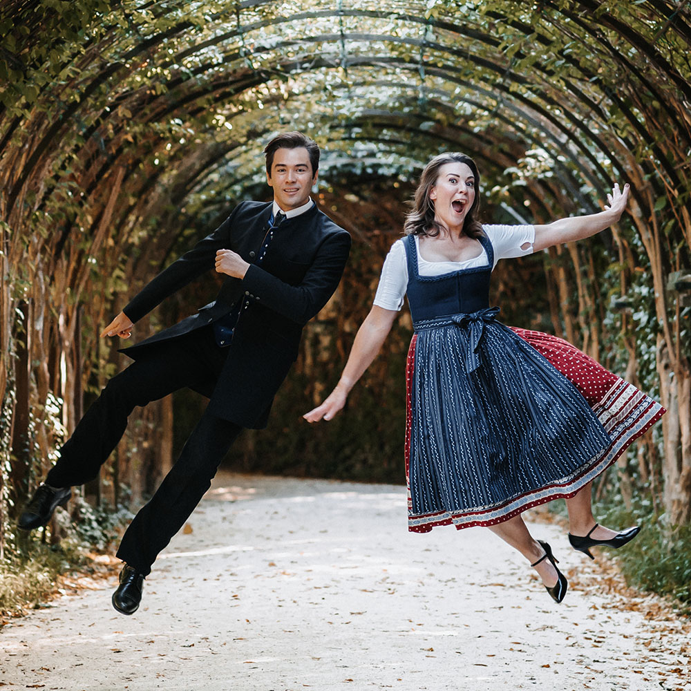 Sightseeing Tour in Salzburg - The Singing Sound of Music Tour by weTours