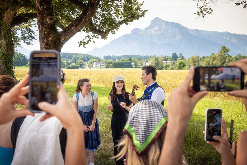 Private Sound of Maria Tour with Live Music – Hellbrunner Allee Trapp Family Villa