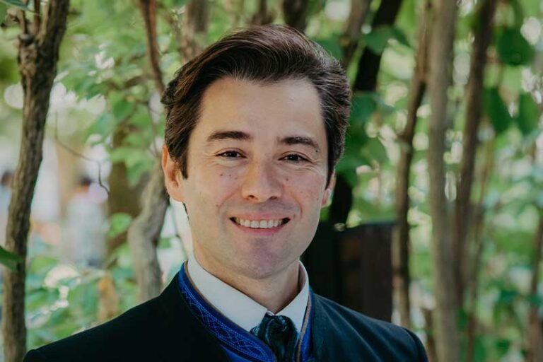 Portrait of Dmitry Iogman, singer in Salzburg