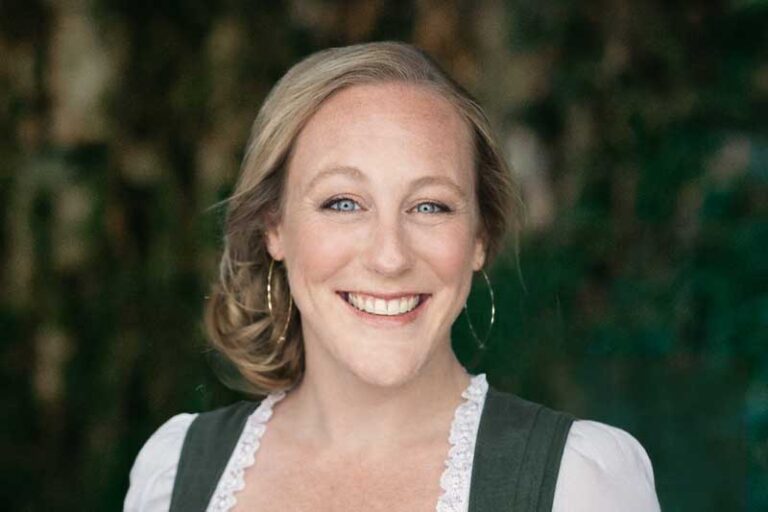 Victoria Browers soprano on Sound of Maria Tours Salzburg