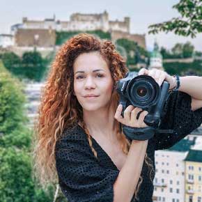 Yenney Rojas Pérez, professional photographer in Salzburg and founder of Yenney Photography